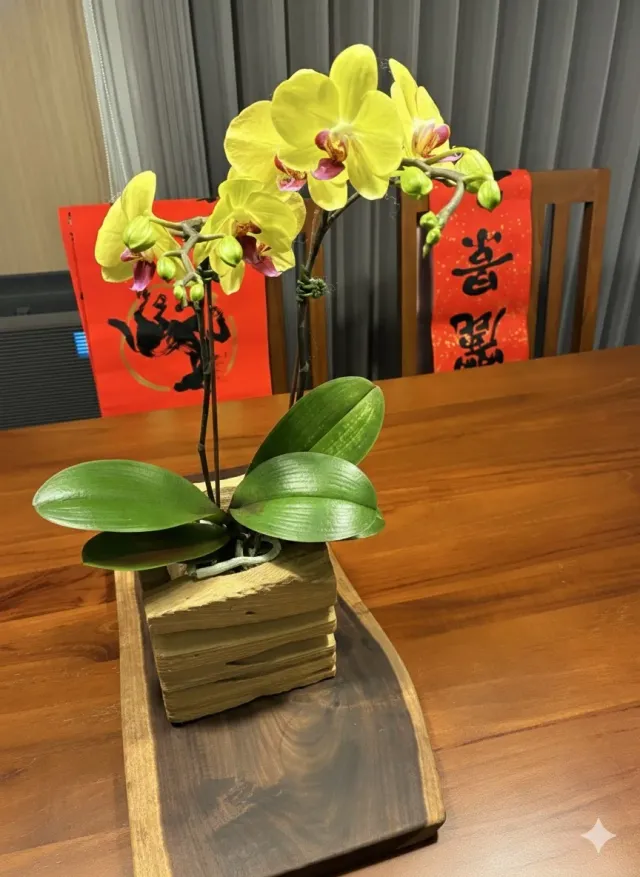 收到花，把新年的色彩擺上桌，顧客分享照片 1